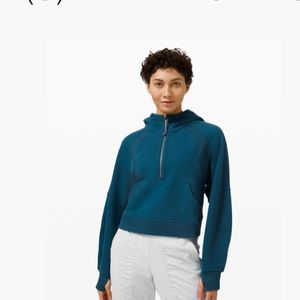 SCUBA OVERSIZED 1/2 ZIP HOODIE
Blue Borealis